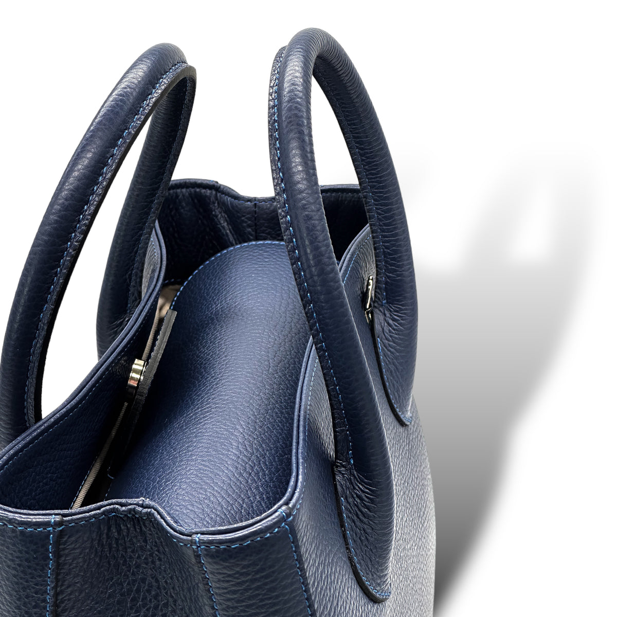 Borsa a cartella blu con hardware argento